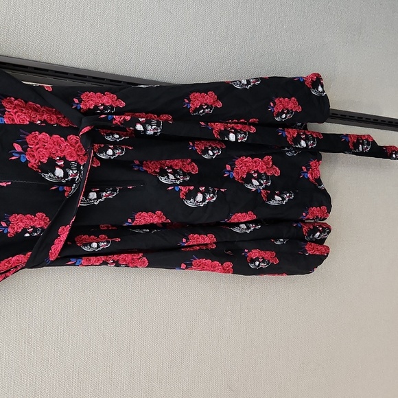Royal Bones By Daang Goodman Skulls and Flowers Dress Size Small - Picture 8 of 16